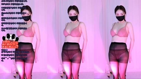 Exclusive Korean Camgirl Hot Scene - 2024 Show