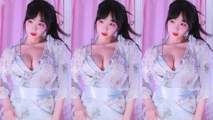 Exclusive Korean Camgirl Live Show - Hot 2024 Performance